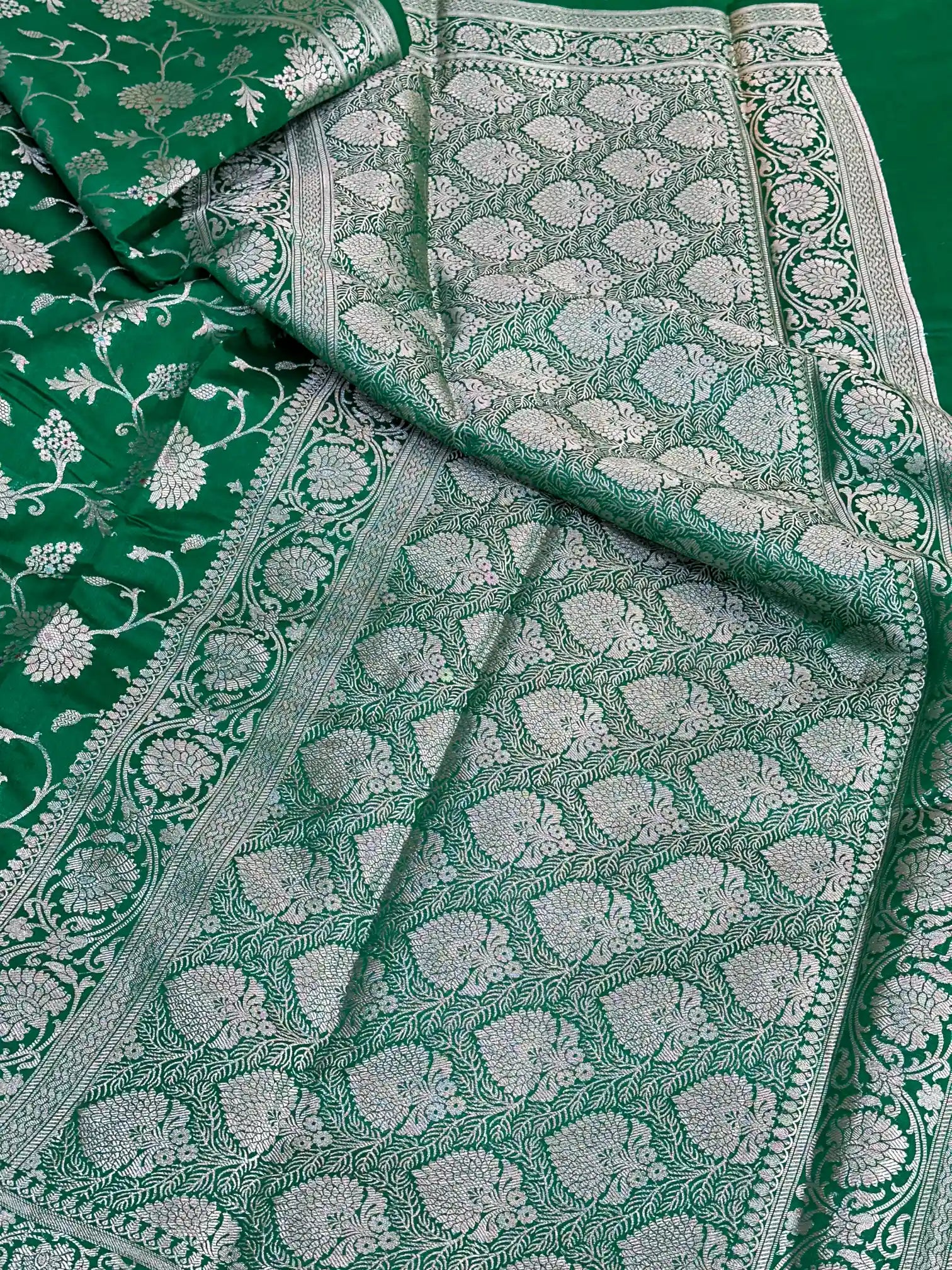 Emerald Green Intricate Meenakari Chiniya Silk Banarasi Saree