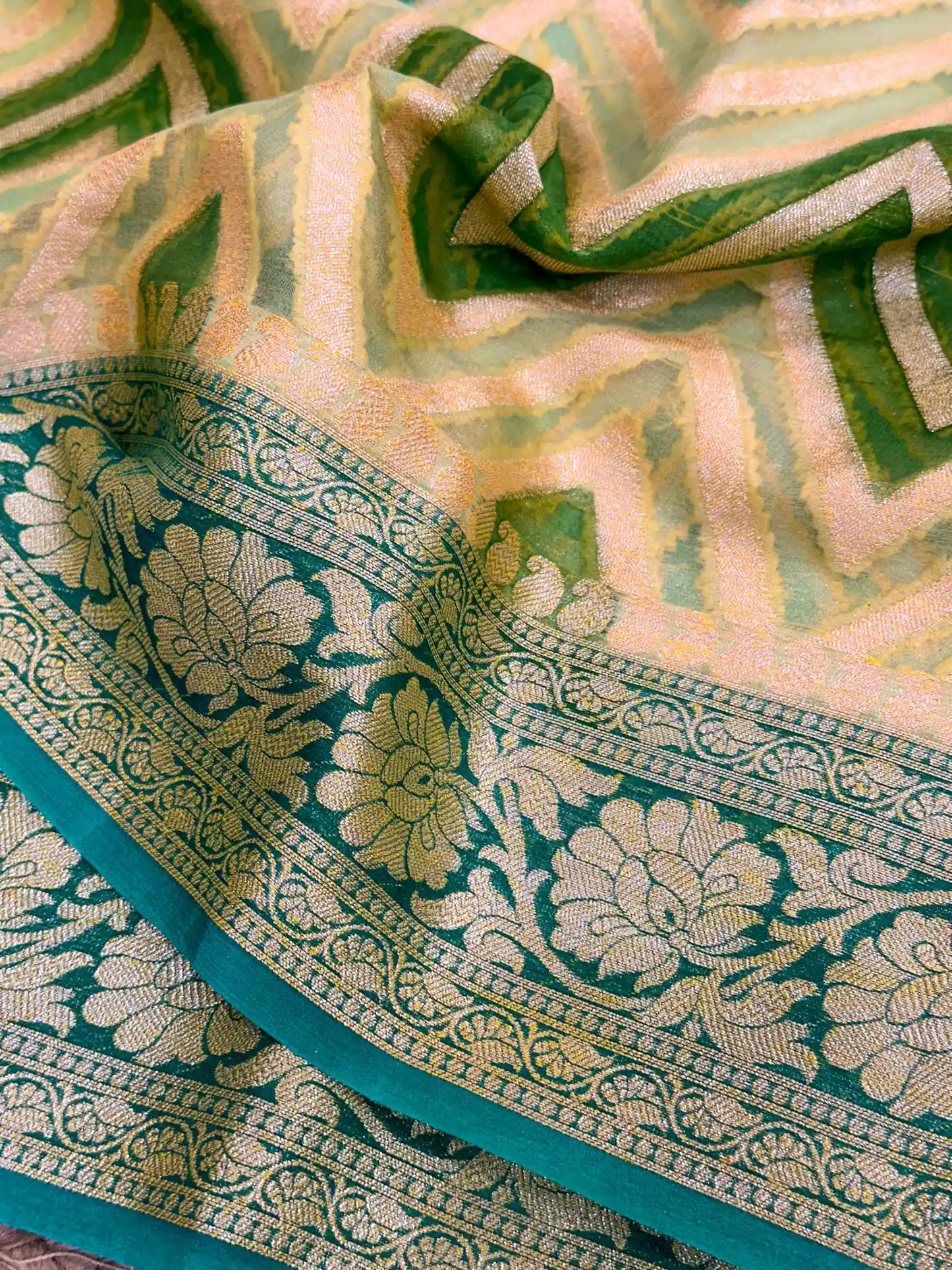 Green Rangkat Handbrush Dyed Zig Zag Chiffon Banarasi Saree